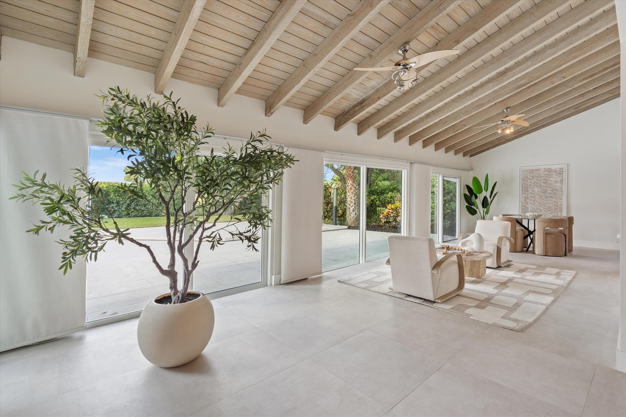 PINE LAKE - Residential