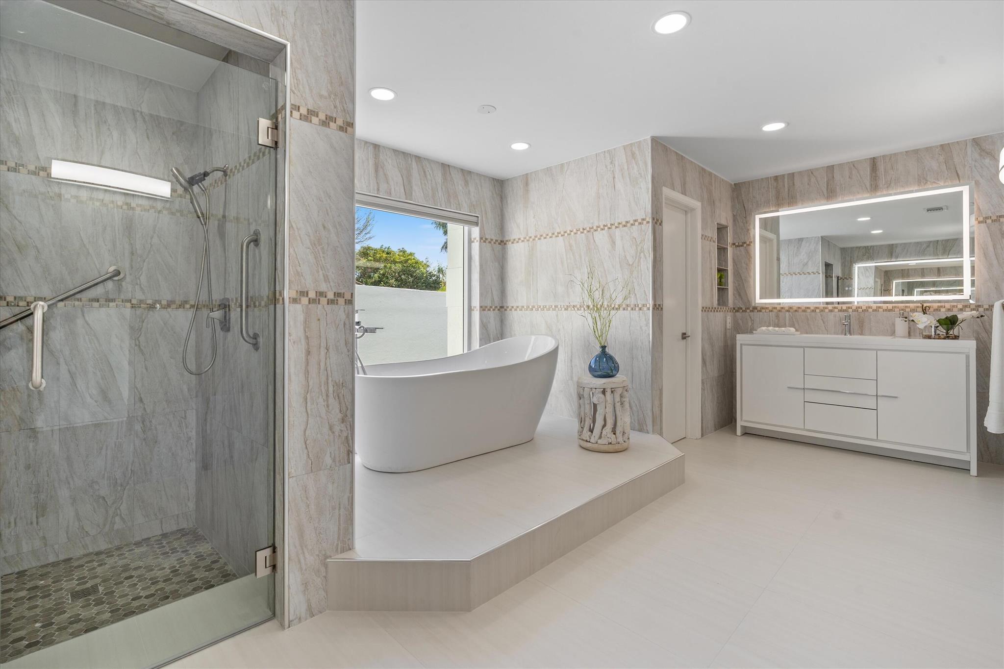 PINE LAKE - Residential