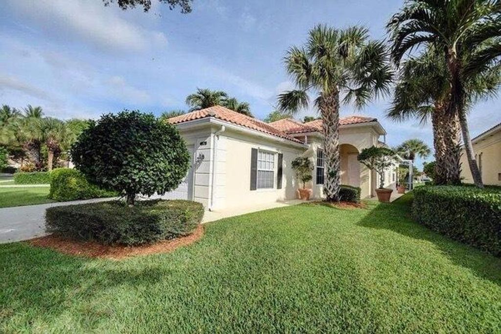 Photo of 4678 Hammock Circle, Delray Beach, FL 33445 (MLS # R10984334)