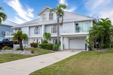 Single Family Residence in Fort Myers Beach FL 12130 Siesta Dr Dr.jpg