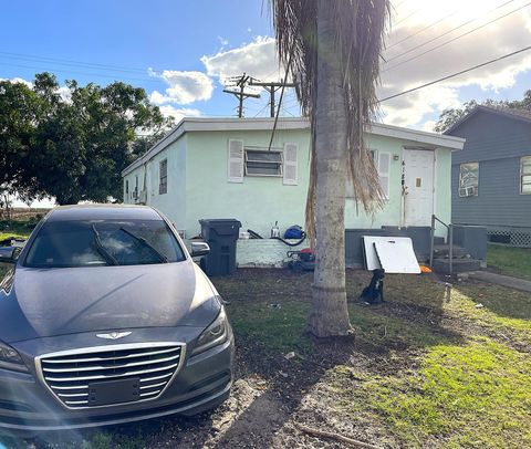 A home in Pahokee