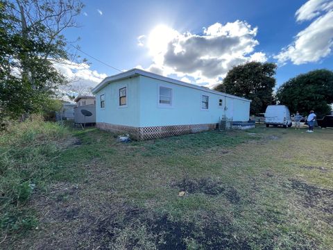 A home in Pahokee