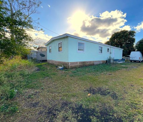 A home in Pahokee