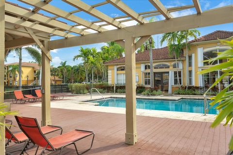 Condominium in Pembroke Pines FL 9640 2nd St St 40.jpg