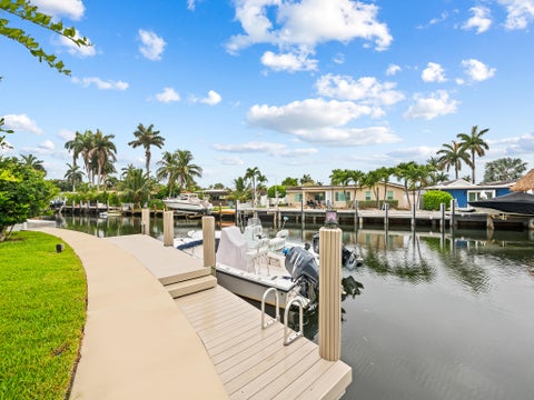 Tiny photo for 2421 NE 50th Street, Lighthouse Point, FL 33064 (MLS # B26037684)