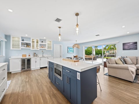 Tiny photo for 2421 NE 50th Street, Lighthouse Point, FL 33064 (MLS # B26037684)