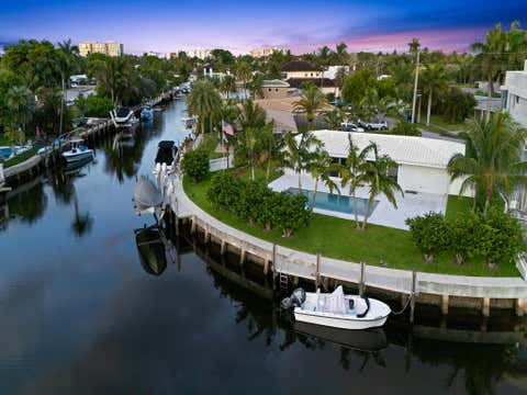 Tiny photo for 2421 NE 50th Street, Lighthouse Point, FL 33064 (MLS # B26037684)