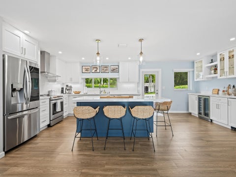 Tiny photo for 2421 NE 50th Street, Lighthouse Point, FL 33064 (MLS # B26037684)