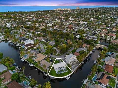 Tiny photo for 2421 NE 50th Street, Lighthouse Point, FL 33064 (MLS # B26037684)