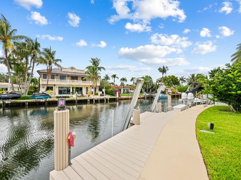 Tiny photo for 2421 NE 50th Street, Lighthouse Point, FL 33064 (MLS # B26037684)