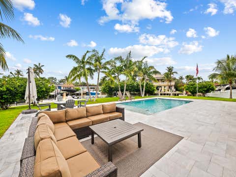 Tiny photo for 2421 NE 50th Street, Lighthouse Point, FL 33064 (MLS # B26037684)