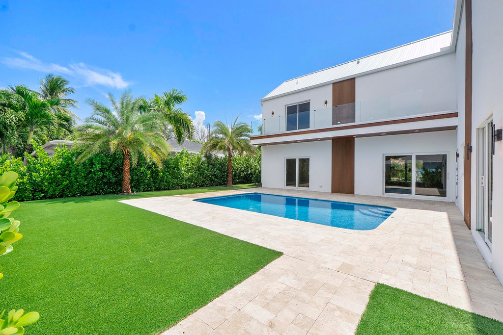 Photo of 303 SW 14TH Place, Boca Raton, FL 33432 (MLS # B26077884)