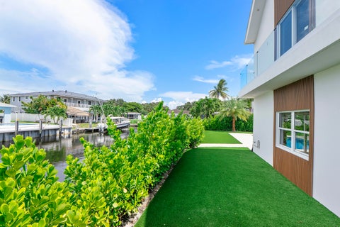 Tiny photo for 303 SW 14TH Place, Boca Raton, FL 33432 (MLS # B26077884)