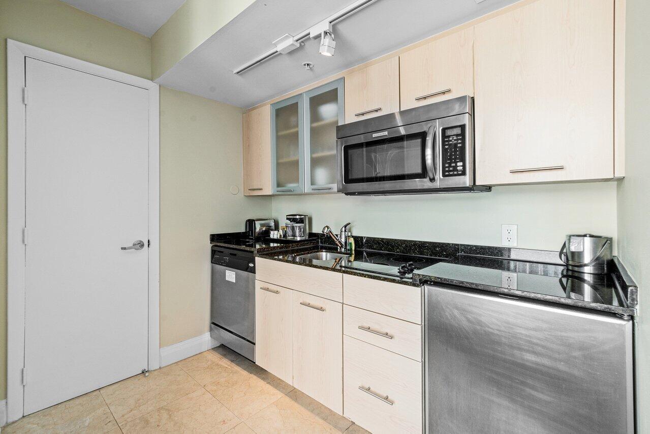 GALLERY ONE CONDO - Residential