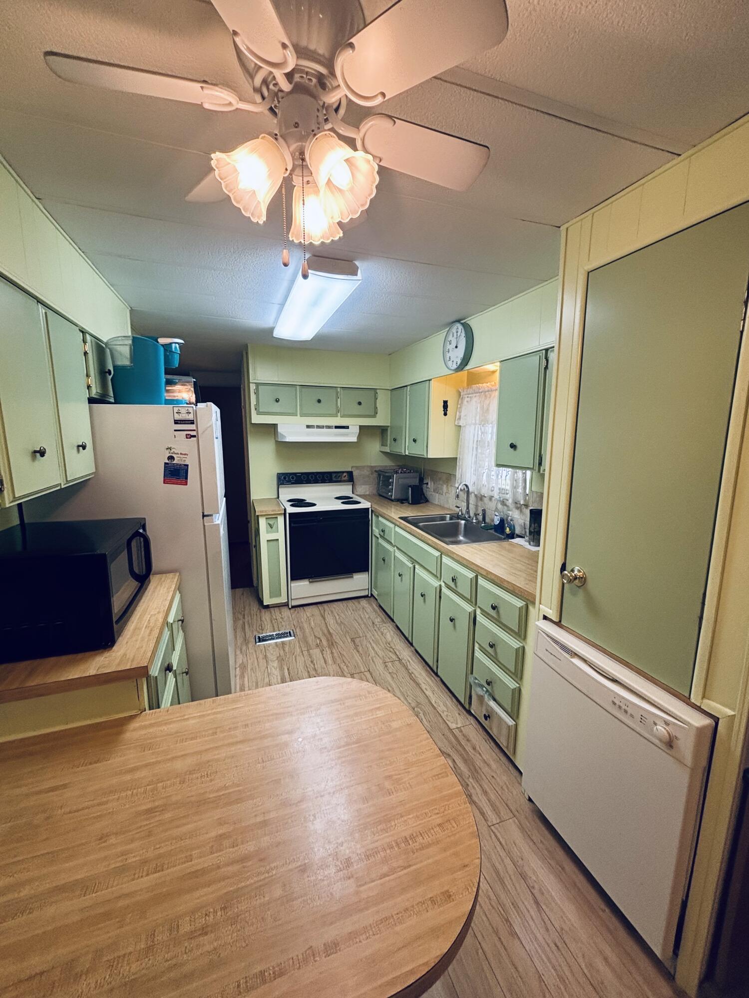 Spanish Lakes Golf Village - Residential