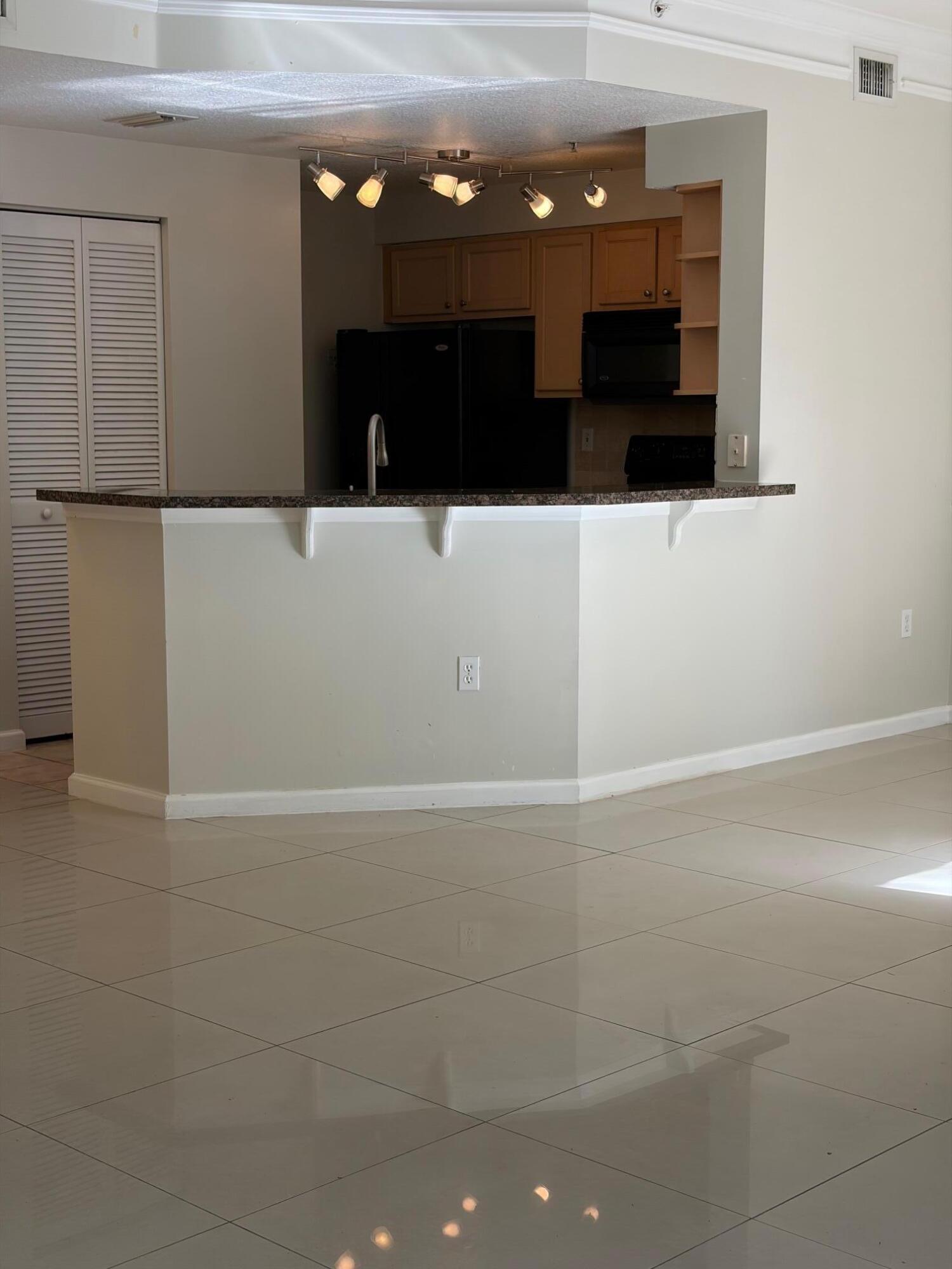 SOMERSET AT ABACOA CONDO - Residential