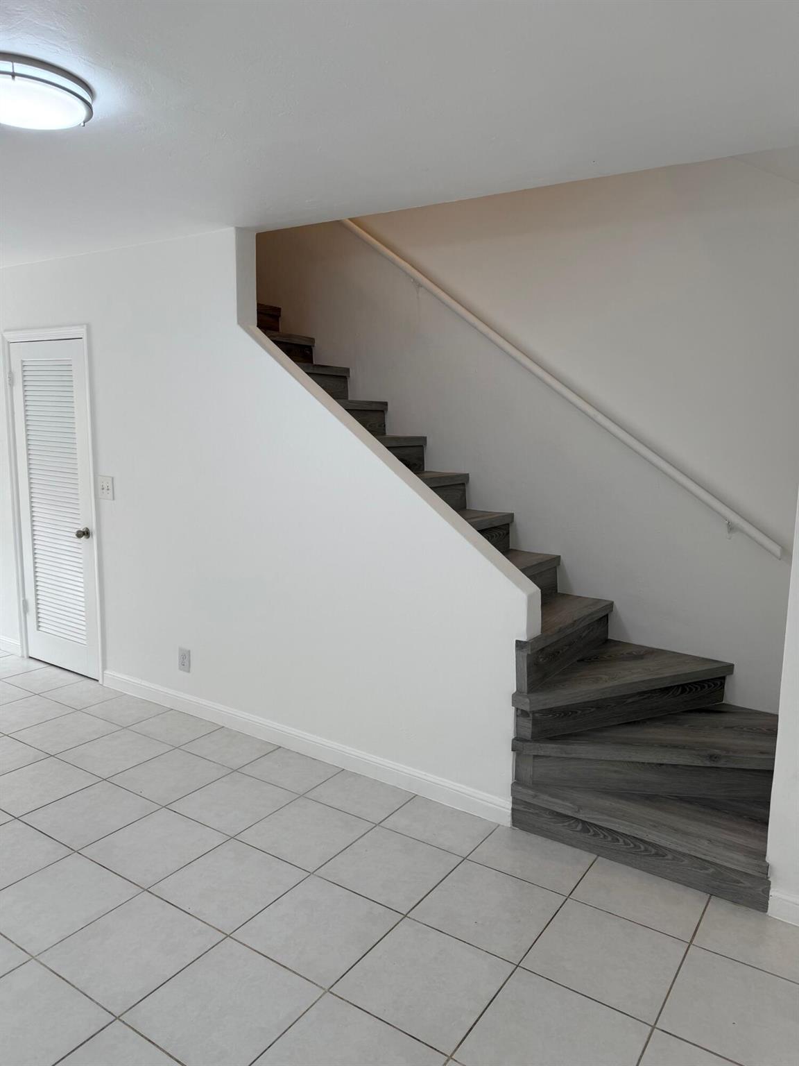 BOCA RATON HILLS SEC 02 - Residential Lease