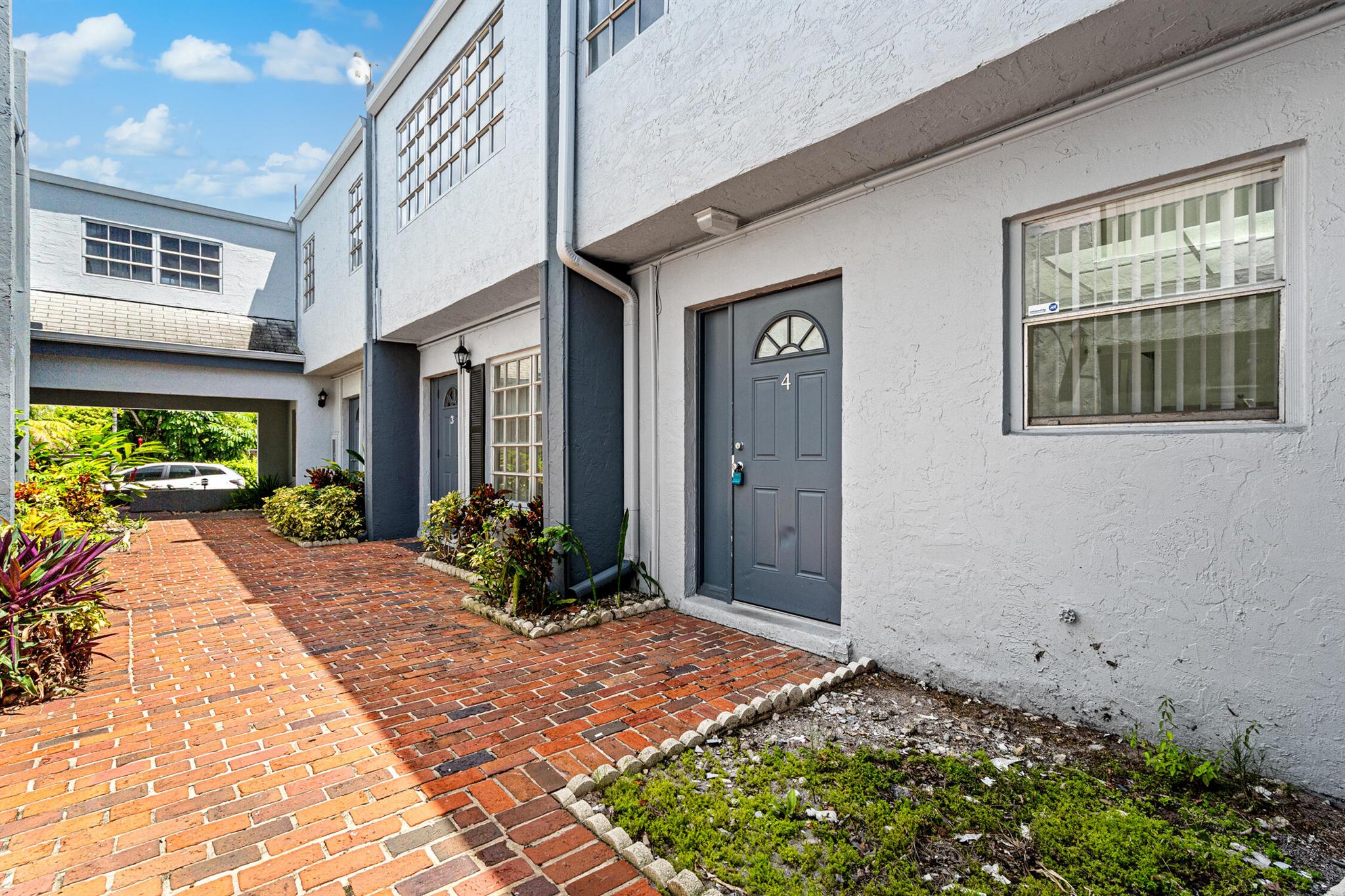 BOCA RATON HILLS SEC 02 - Residential Lease