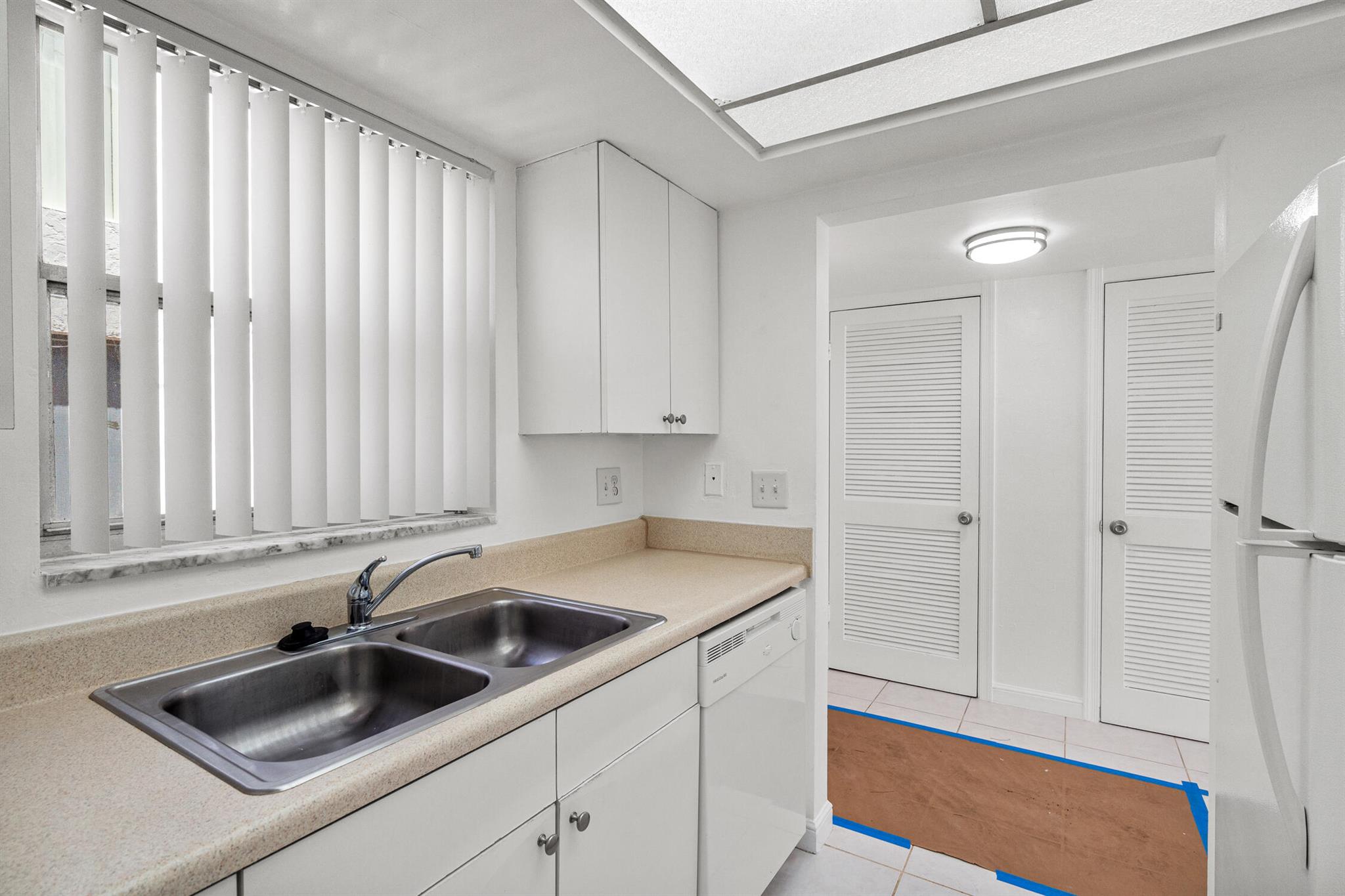 BOCA RATON HILLS SEC 02 - Residential Lease