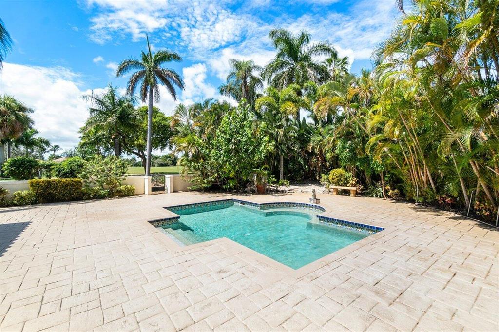 ROYAL PALM YACHT & COUNTRY CLUB - Residential