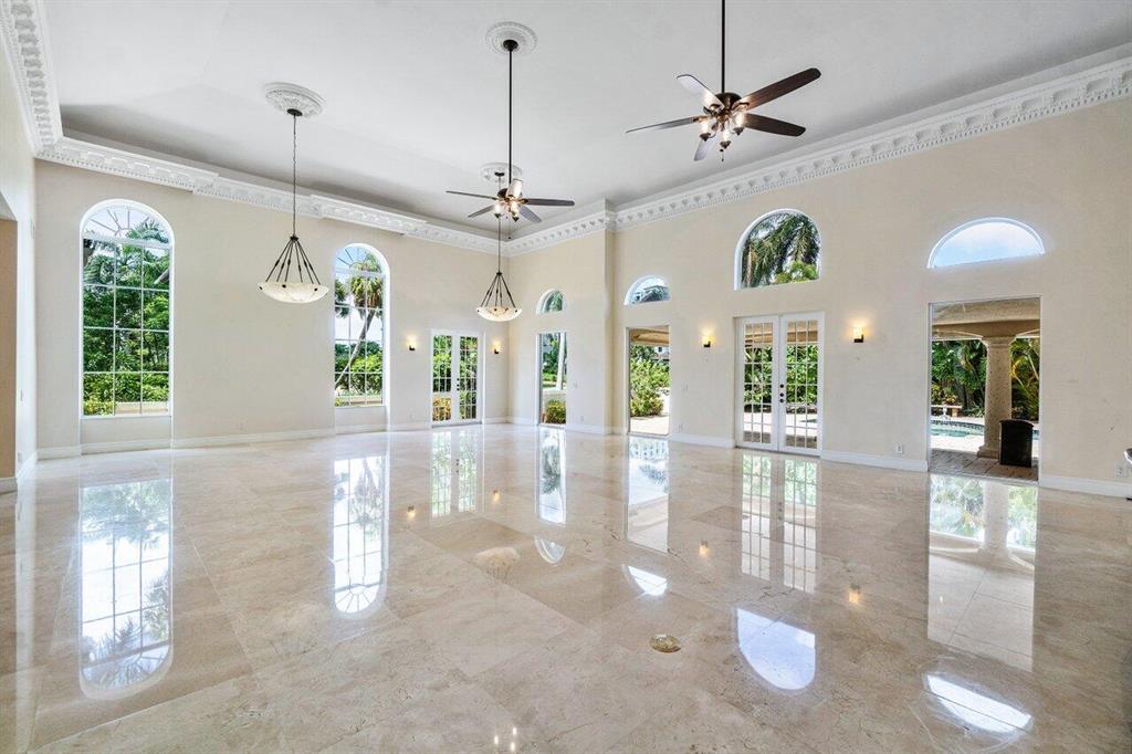 ROYAL PALM YACHT & COUNTRY CLUB - Residential