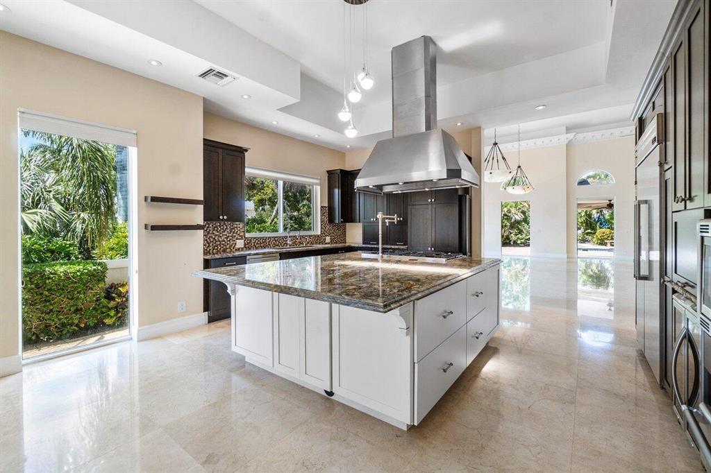 ROYAL PALM YACHT & COUNTRY CLUB - Residential