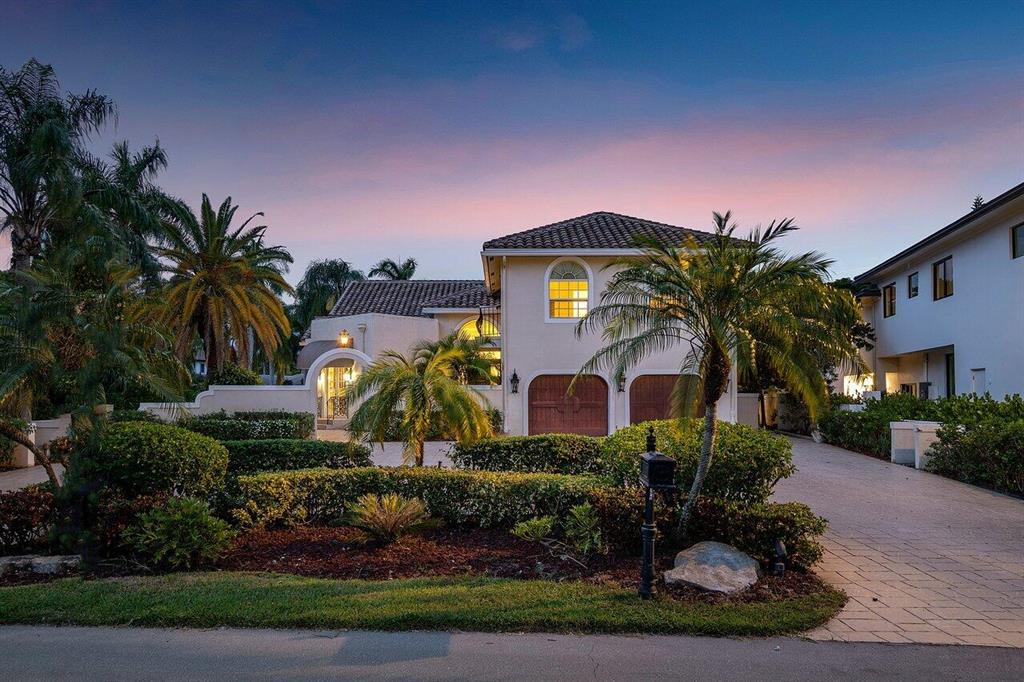 ROYAL PALM YACHT & COUNTRY CLUB - Residential