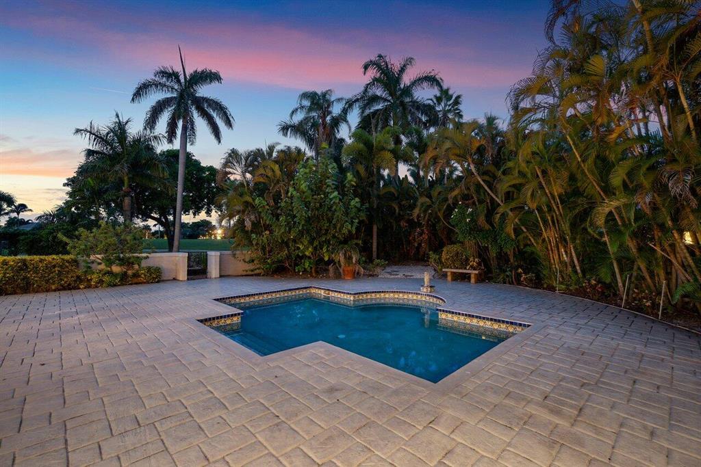 ROYAL PALM YACHT & COUNTRY CLUB - Residential