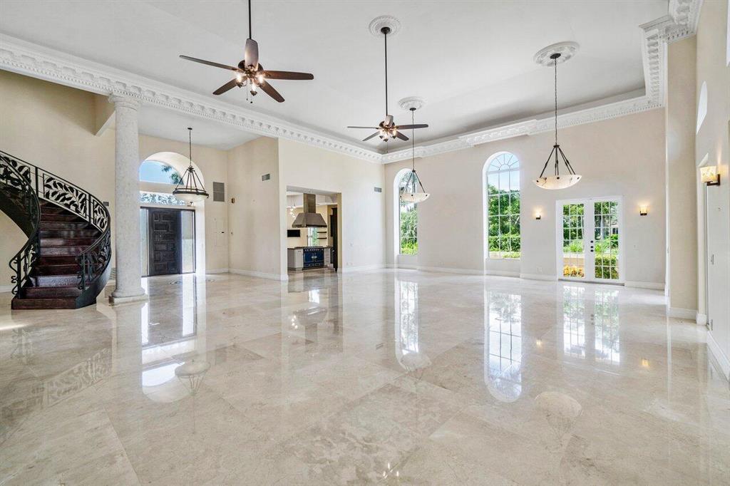 ROYAL PALM YACHT & COUNTRY CLUB - Residential