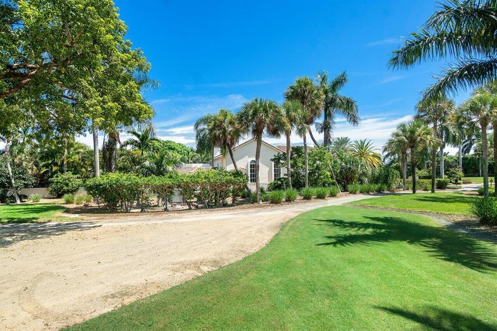 ROYAL PALM YACHT & COUNTRY CLUB - Residential