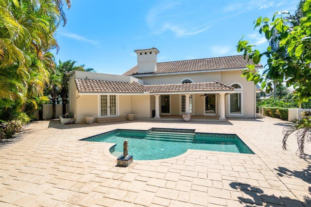 ROYAL PALM YACHT & COUNTRY CLUB - Residential