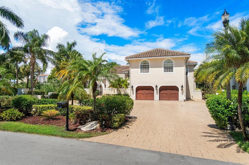 ROYAL PALM YACHT & COUNTRY CLUB - Residential