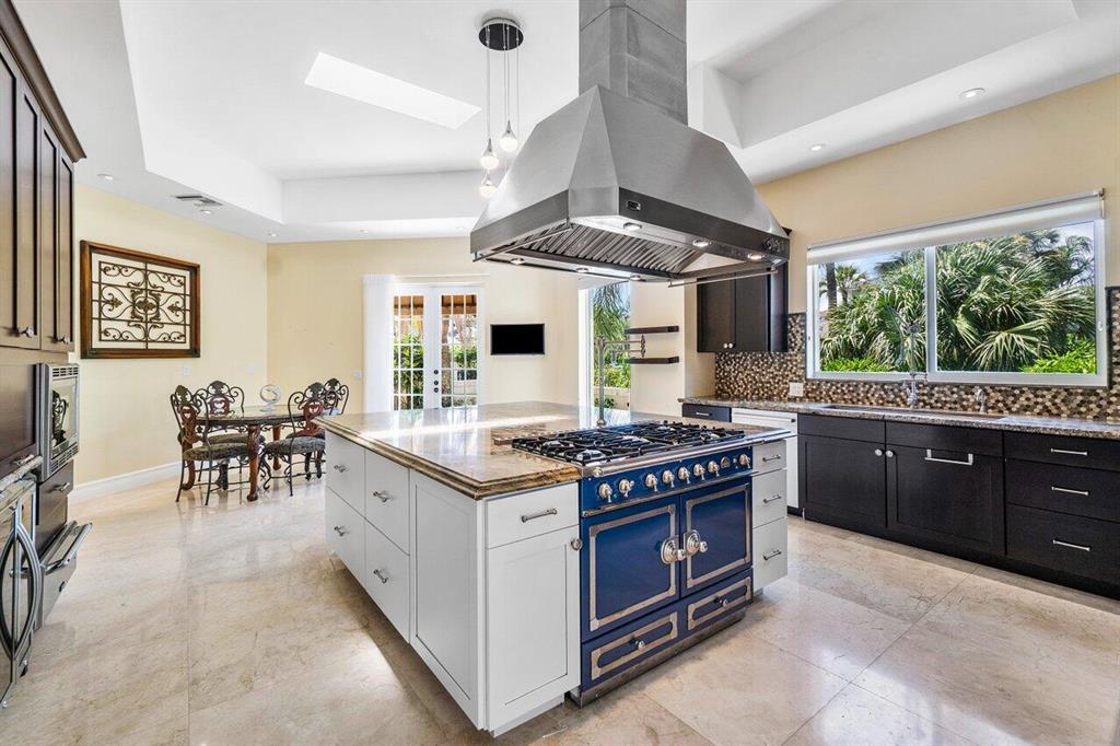 ROYAL PALM YACHT & COUNTRY CLUB - Residential