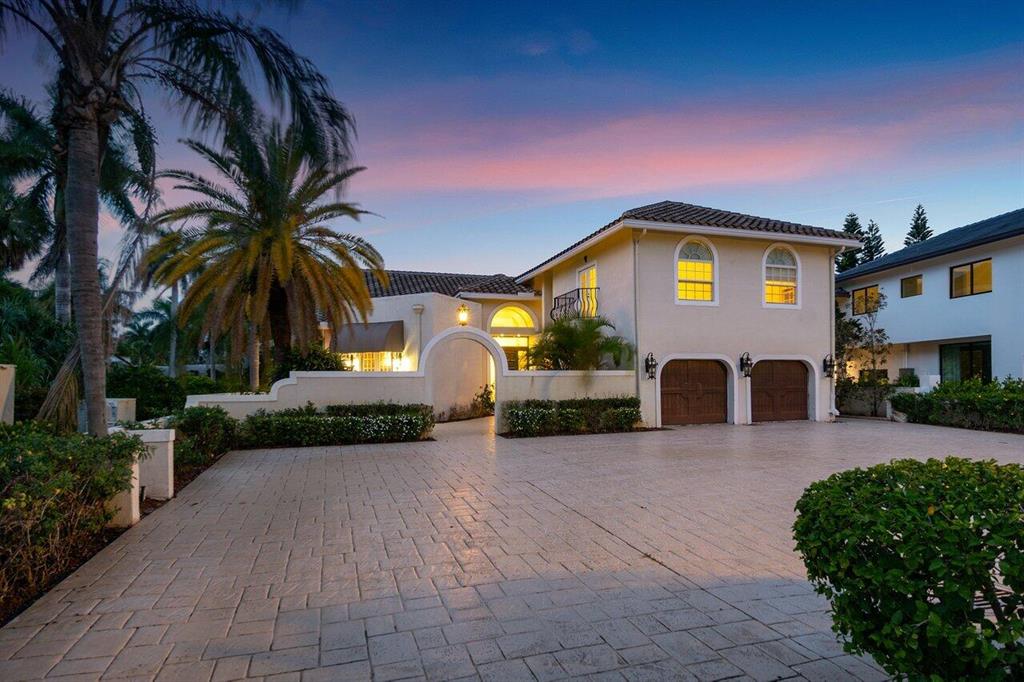 ROYAL PALM YACHT & COUNTRY CLUB - Residential