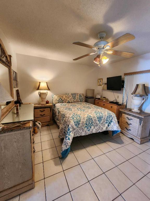 CAMDEN CONDOS - Residential