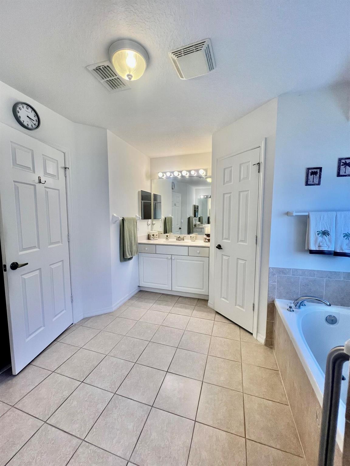 PORT ST LUCIE SECTION 8 - Residential