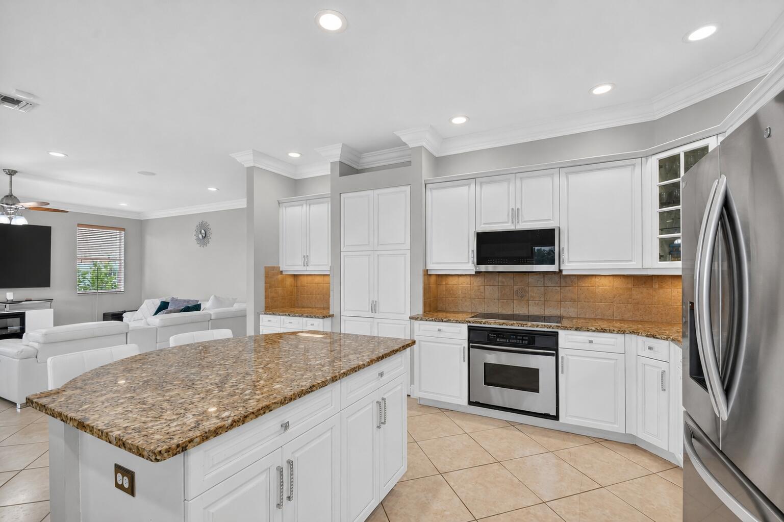2214 Ridgewood Circle