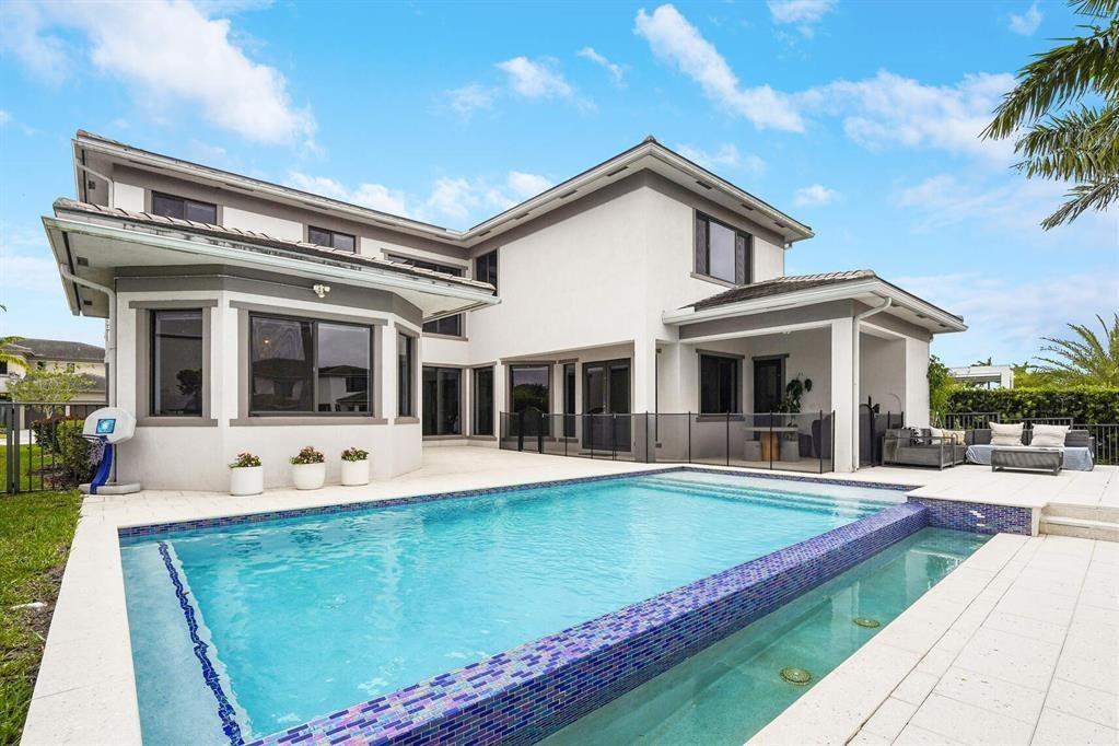 10595 S Lago Vista Circle