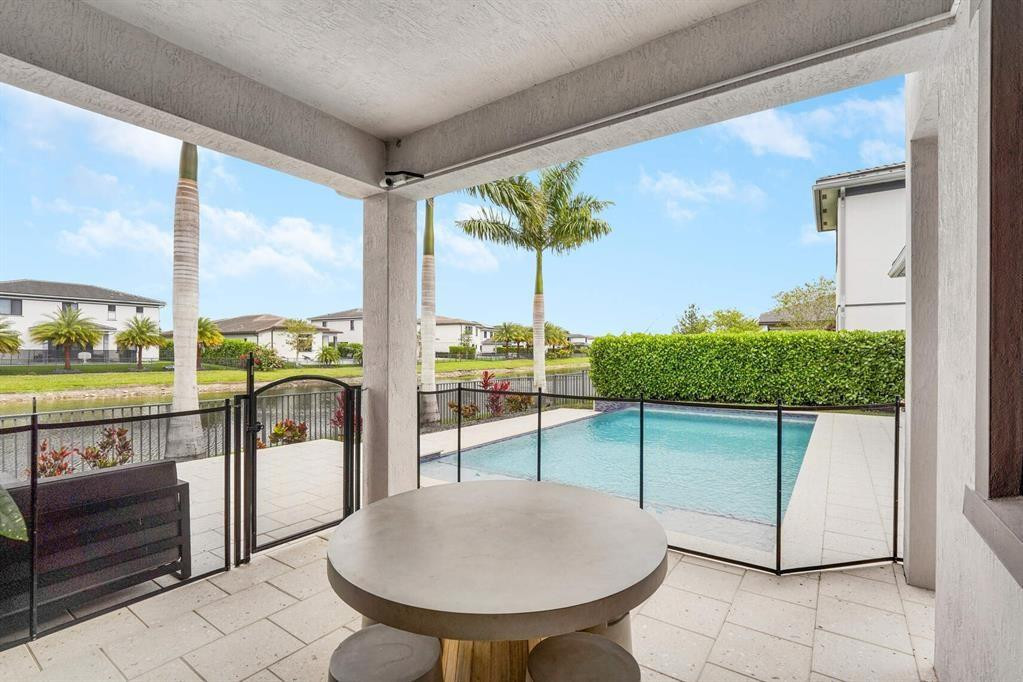 10595 S Lago Vista Circle