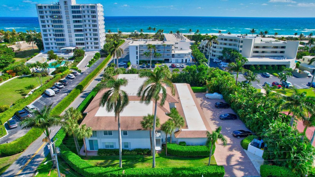 Photo of 1200 Thomas Street #E, Delray Beach, FL 33483 (MLS # R11044753)