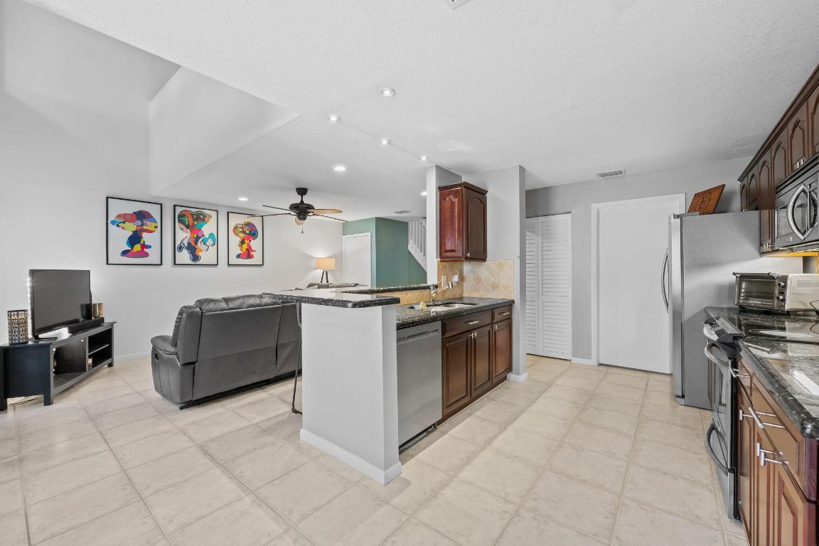 Boca Pines - Residential