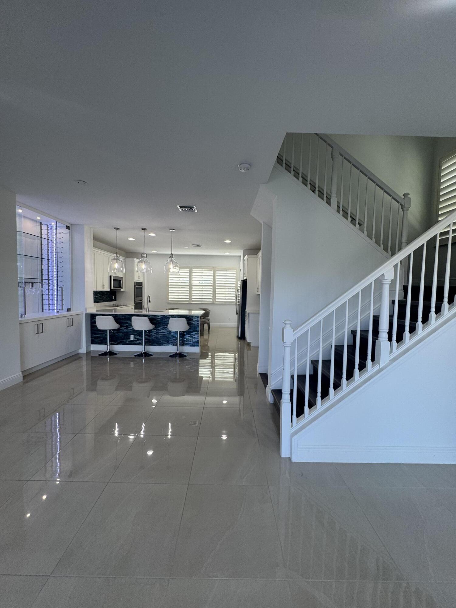 CASA DEL MAR - Residential Lease