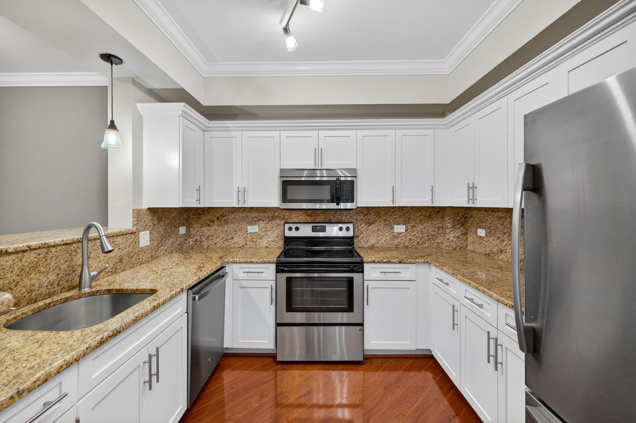 533 NE 3rd Ave 405