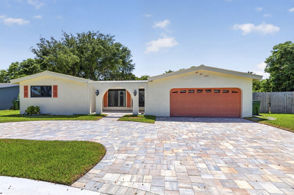 Photo of 5411 SW 94th Avenue, Cooper City, FL 33328 (MLS # B26045002)