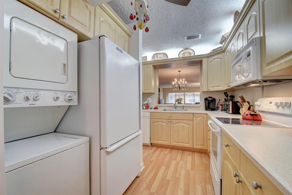 PALM GREENS AT VILLA DEL RAY COND PHASE
1,2,2-A,2 - Residential