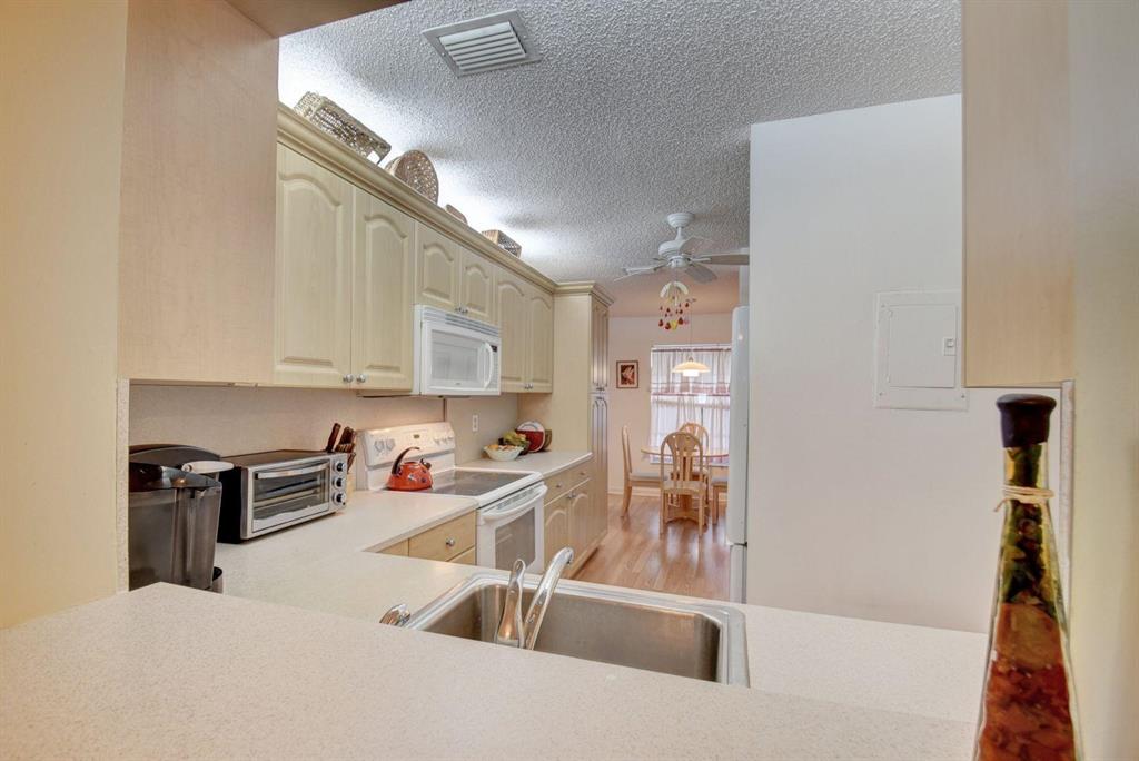 PALM GREENS AT VILLA DEL RAY COND PHASE
1,2,2-A,2 - Residential