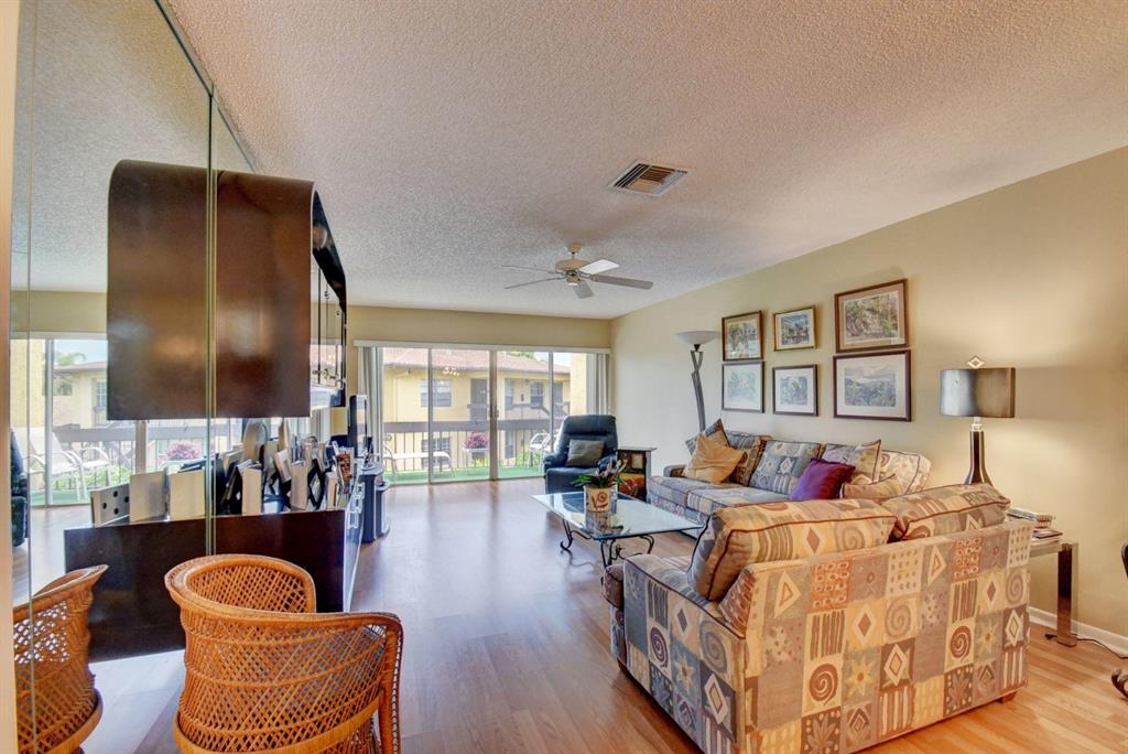 PALM GREENS AT VILLA DEL RAY COND PHASE
1,2,2-A,2 - Residential