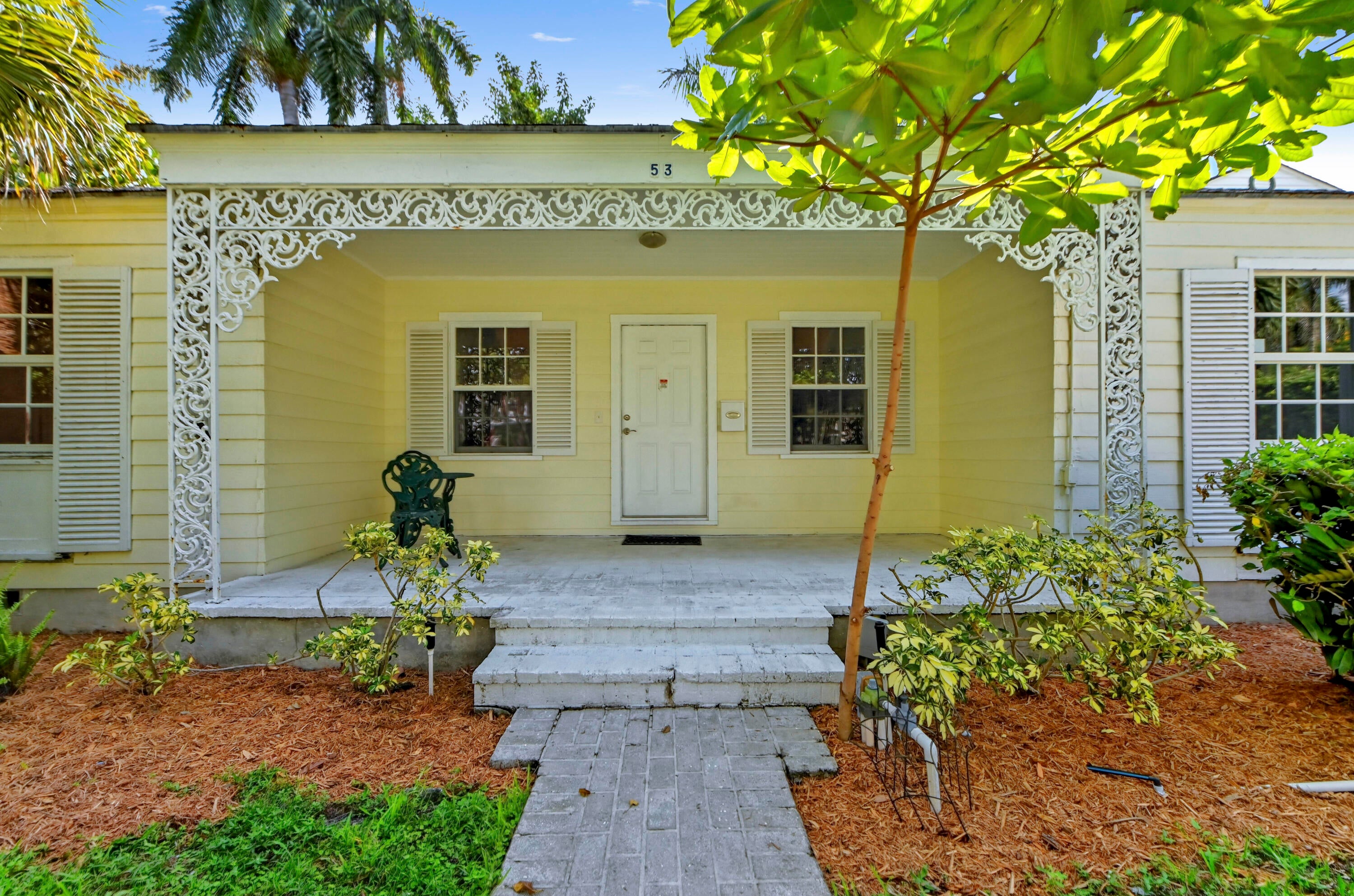 53 Palm Square