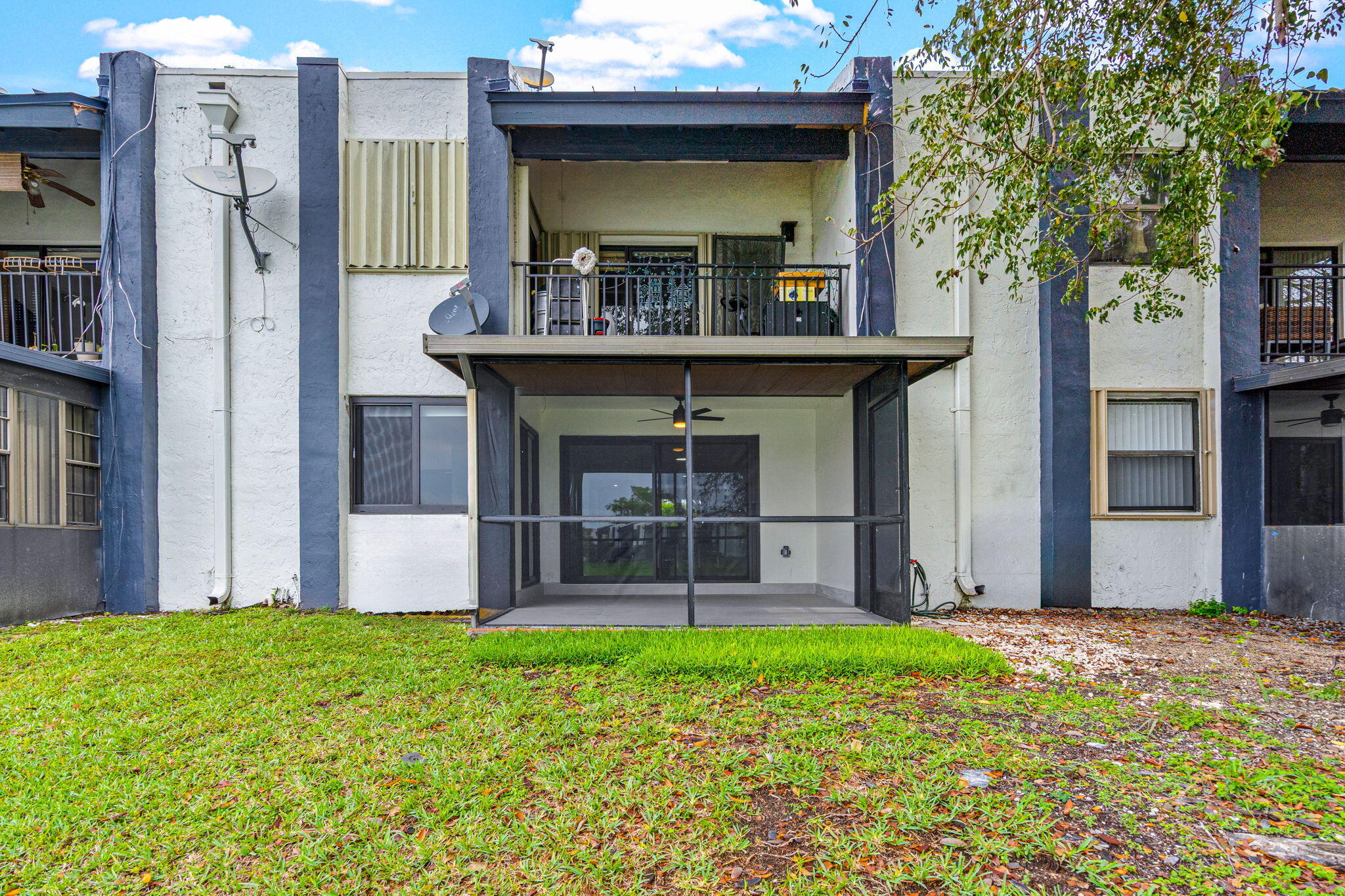 WEST LAKE VILLAGE II CONDO PH V - Residential Lease