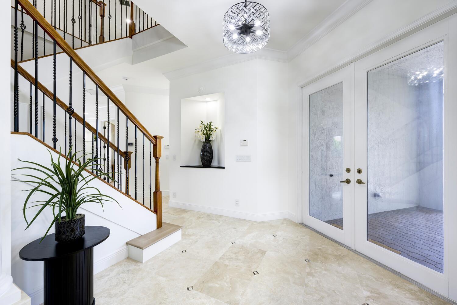6484 Paradise Cove